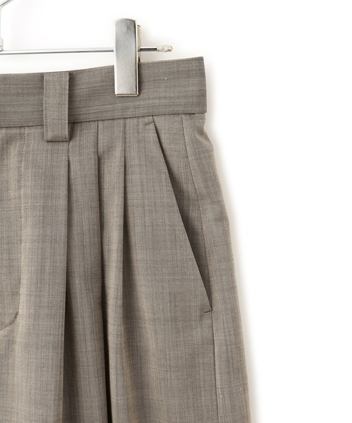 ADAM ET ROPE'（アダムエロペ）の「【接触冷感】タックパンツ（スラックス・レディース・ブラック/ベージュ・38/36）」の22枚目の写真