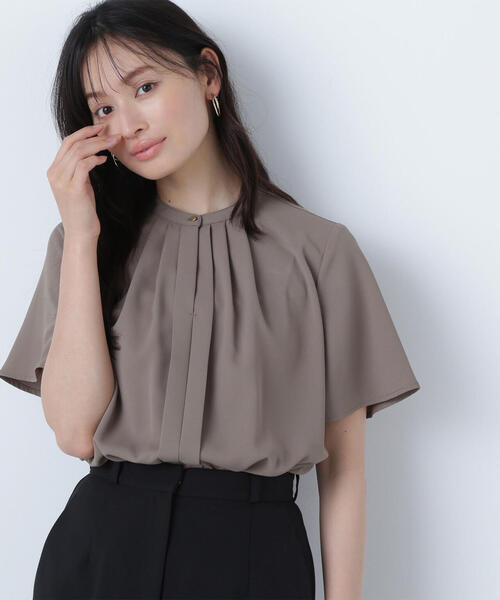 NATURAL BEAUTY BASIC（ナチュラルビューティーベーシック）の「◇フロントタックフレアスリーブブラウス（シャツ/ブラウス・レディース・ベージュ/ブルー/オフホワイト/ブラウン・MEDIUM/SMALL）」の3枚目の写真