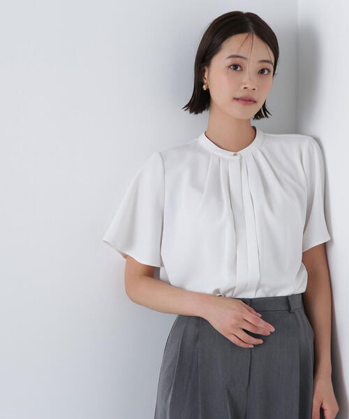 NATURAL BEAUTY BASIC（ナチュラルビューティーベーシック）の「◇フロントタックフレアスリーブブラウス（シャツ/ブラウス・レディース・ベージュ/ブルー/オフホワイト/ブラウン・MEDIUM/SMALL）」の2枚目の写真