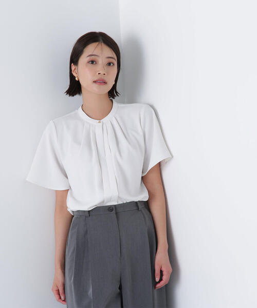 NATURAL BEAUTY BASIC（ナチュラルビューティーベーシック）の「◇フロントタックフレアスリーブブラウス（シャツ/ブラウス・レディース・ベージュ/ブルー/オフホワイト/ブラウン・MEDIUM/SMALL）」の7枚目の写真