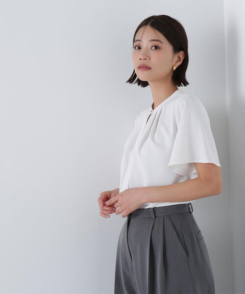 NATURAL BEAUTY BASIC（ナチュラルビューティーベーシック）の「◇フロントタックフレアスリーブブラウス（シャツ/ブラウス・レディース・ベージュ/ブルー/オフホワイト/ブラウン・MEDIUM/SMALL）」の9枚目の写真