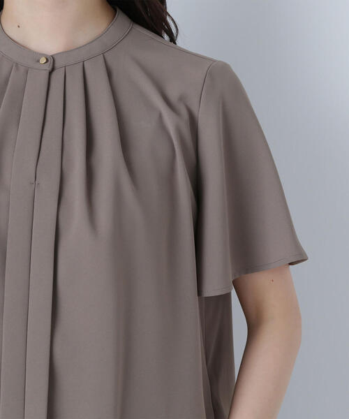 NATURAL BEAUTY BASIC(ナチュラルビューティーベーシック)の「◇フロントタックフレアスリーブブラウス(シャツ/ブラウス・レディース・ベージュ/ブルー/オフホワイト/ブラウン・MEDIUM/SMALL)」の5枚目の写真