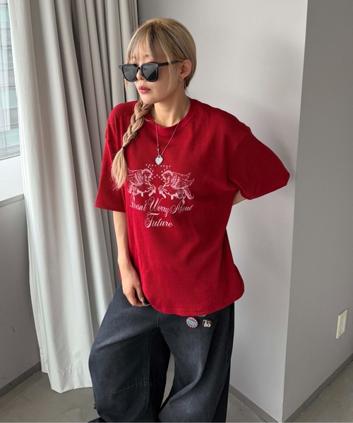 sedacle(セダクル)の「ワッフルスタッズプリントTシャツ(Tシャツ/カットソー・レディース・アイボリー/グレー/レッド・SMALL/MEDIUM/LARGE)」の6枚目の写真