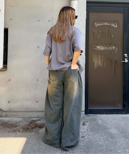 sedacle(セダクル)の「ワッフルスタッズプリントTシャツ(Tシャツ/カットソー・レディース・アイボリー/グレー/レッド・SMALL/MEDIUM/LARGE)」の4枚目の写真