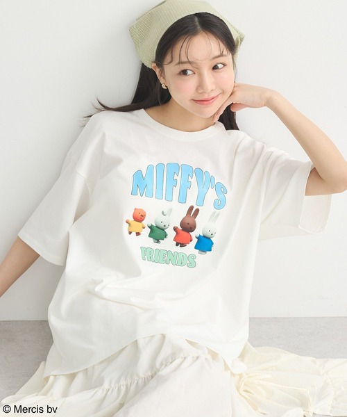 earth music&ecology(アースミュージックアンドエコロジー)の「miffy/earth ミッフィーフレンズアニメーションT(Tシャツ/カットソー・レディース・サックスブルー/オフホワイト/オレンジ系その他・FREE)」の2枚目の写真