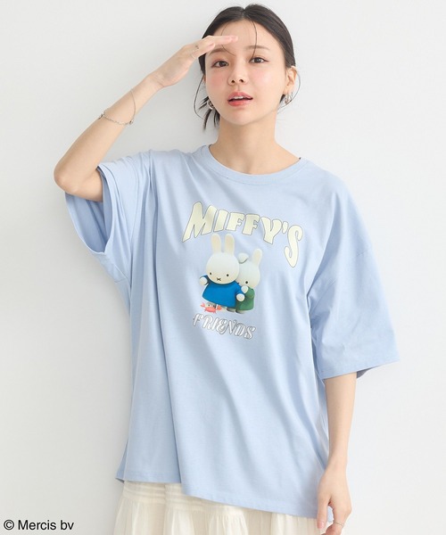 earth music&ecology(アースミュージックアンドエコロジー)の「miffy/earth ミッフィーフレンズアニメーションT(Tシャツ/カットソー・レディース・サックスブルー/オフホワイト/オレンジ系その他・FREE)」の1枚目の写真
