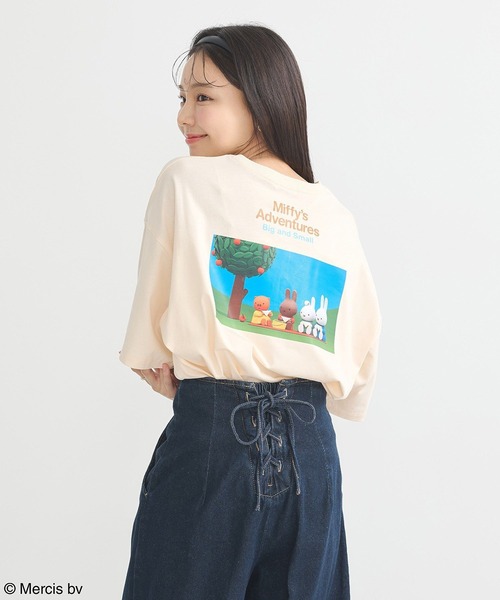 earth music&ecology(アースミュージックアンドエコロジー)の「miffy/earth ミッフィーフレンズアニメーションT(Tシャツ/カットソー・レディース・サックスブルー/オフホワイト/オレンジ系その他・FREE)」の6枚目の写真