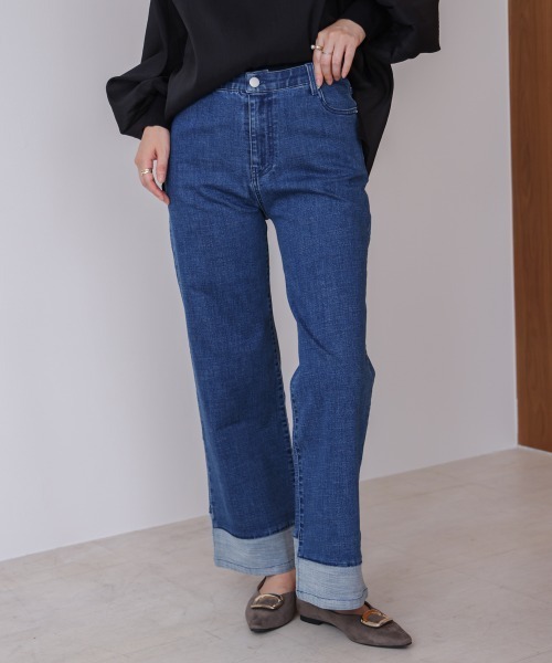 Bou Jeloud(ブージュルード)の「折り返しワイドデニムパンツ(デニムパンツ・レディース・ブルー/インディゴブルー・38)」の2枚目の写真