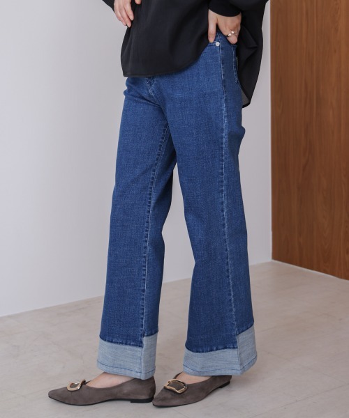 Bou Jeloud(ブージュルード)の「折り返しワイドデニムパンツ(デニムパンツ・レディース・ブルー/インディゴブルー・38)」の3枚目の写真