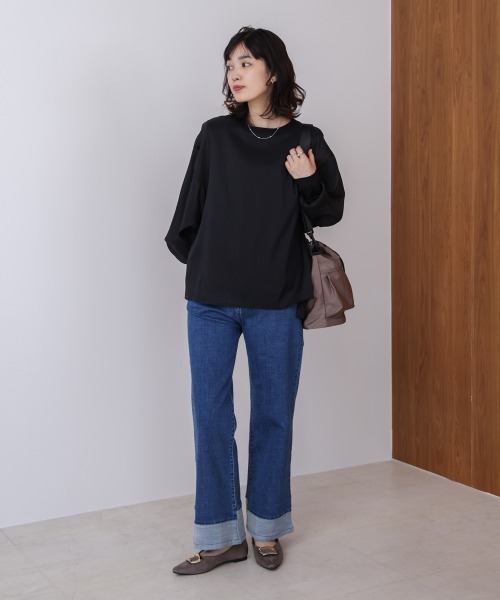 Bou Jeloud(ブージュルード)の「折り返しワイドデニムパンツ(デニムパンツ・レディース・ブルー/インディゴブルー・38)」の4枚目の写真