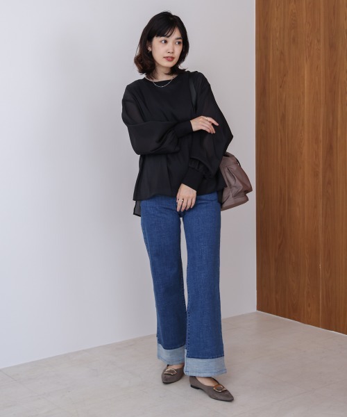 Bou Jeloud(ブージュルード)の「折り返しワイドデニムパンツ(デニムパンツ・レディース・ブルー/インディゴブルー・38)」の6枚目の写真