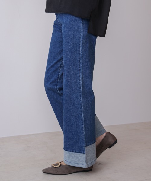 Bou Jeloud(ブージュルード)の「折り返しワイドデニムパンツ(デニムパンツ・レディース・ブルー/インディゴブルー・38)」の11枚目の写真