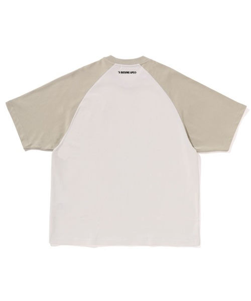 A BATHING APE(アベイシングエイプ)の「ONE POINT RELAXED FIT RAGLAN TEE(Tシャツ/カットソー・メンズ・ホワイト/アイボリー・MEDIUM/XX-LARGE/X-LARGE/SMALL/LARGE)」の4枚目の写真