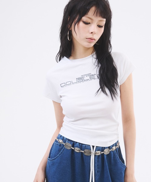 d.i.a.(ダイヤ)の「ロゴプリントピタTシャツ(Tシャツ/カットソー・レディース・ホワイト/チャコールグレー/ブラック/グレー・FREE)」の2枚目の写真