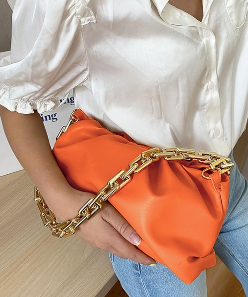 Jewelobe(ジュエローブ)の「トップギャザーチェーンショルダーバッグ(ショルダーバッグ・レディース・モカ/オレンジ/イエロー/パープル/サックスブルー/ブラック/ホワイト/レッド/グリーン・FREE)」の9枚目の写真