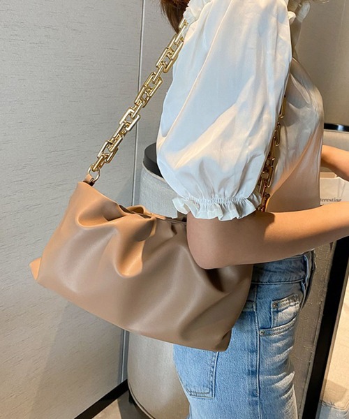 Jewelobe(ジュエローブ)の「トップギャザーチェーンショルダーバッグ(ショルダーバッグ・レディース・モカ/オレンジ/イエロー/パープル/サックスブルー/ブラック/ホワイト/レッド/グリーン・FREE)」の10枚目の写真