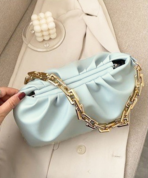 Jewelobe(ジュエローブ)の「トップギャザーチェーンショルダーバッグ(ショルダーバッグ・レディース・モカ/オレンジ/イエロー/パープル/サックスブルー/ブラック/ホワイト/レッド/グリーン・FREE)」の11枚目の写真