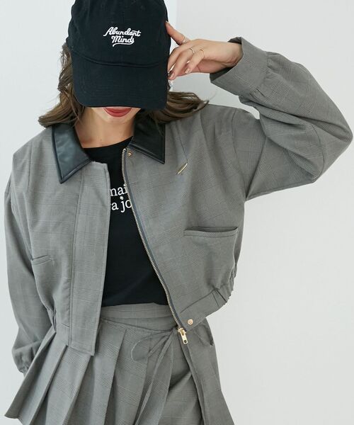 MAJESTIC LEGON（マジェスティックレゴン）の「襟付きショートブルゾン（ブルゾン・レディース・グレー/グレー系その他/ブラウン/ブラウン系その他2・MEDIUM）」の3枚目の写真