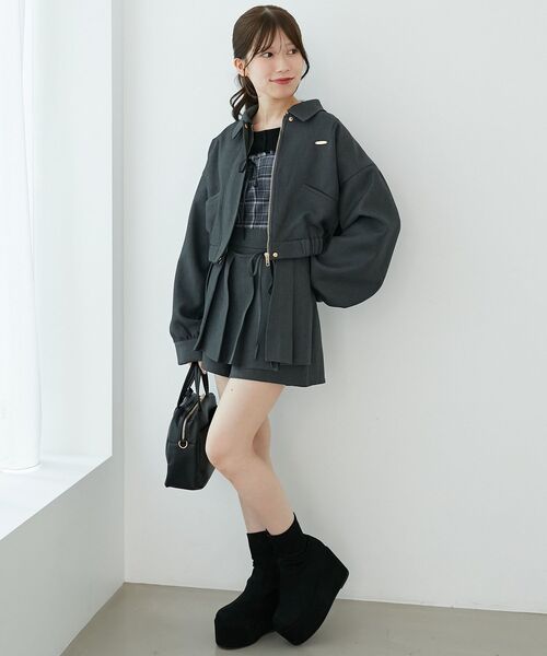 MAJESTIC LEGON（マジェスティックレゴン）の「襟付きショートブルゾン（ブルゾン・レディース・グレー/グレー系その他/ブラウン/ブラウン系その他2・MEDIUM）」の2枚目の写真