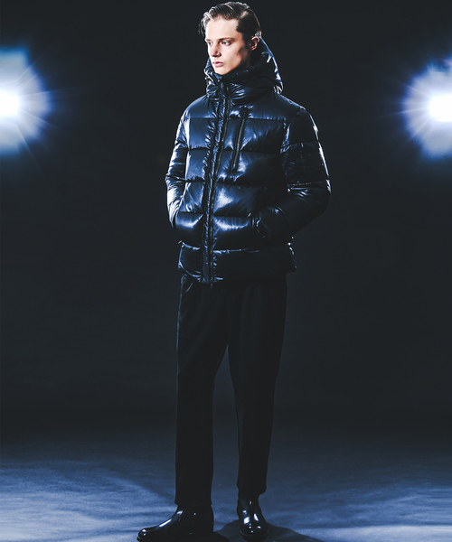 5351 POUR LES HOMMES（ゴーサンゴーイチプールオム）の「【25A/W】レザーエンボス ダウンジャケット（ダウンジャケット/コート・メンズ・グレイッシュブルー/ブラック・50/48/46/44）」の3枚目の写真