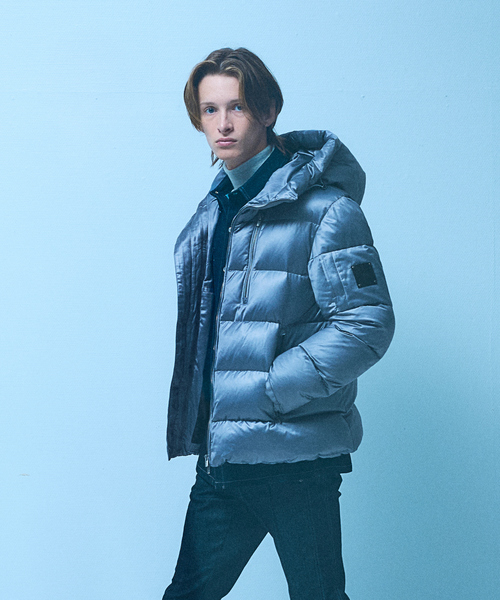 5351 POUR LES HOMMES（ゴーサンゴーイチプールオム）の「【25A/W】レザーエンボス ダウンジャケット（ダウンジャケット/コート・メンズ・グレイッシュブルー/ブラック・50/48/46/44）」の5枚目の写真