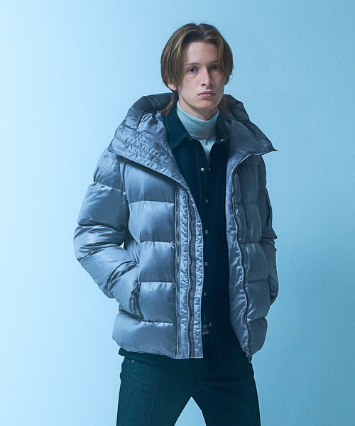 5351 POUR LES HOMMES（ゴーサンゴーイチプールオム）の「【25A/W】レザーエンボス ダウンジャケット（ダウンジャケット/コート・メンズ・グレイッシュブルー/ブラック・50/48/46/44）」の6枚目の写真