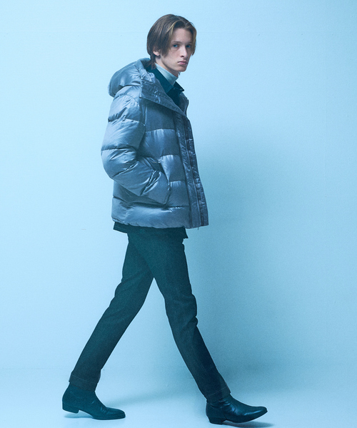 5351 POUR LES HOMMES（ゴーサンゴーイチプールオム）の「【25A/W】レザーエンボス ダウンジャケット（ダウンジャケット/コート・メンズ・グレイッシュブルー/ブラック・50/48/46/44）」の8枚目の写真