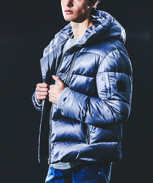 5351 POUR LES HOMMES（ゴーサンゴーイチプールオム）の「【25A/W】レザーエンボス ダウンジャケット（ダウンジャケット/コート・メンズ・グレイッシュブルー/ブラック・50/48/46/44）」の13枚目の写真