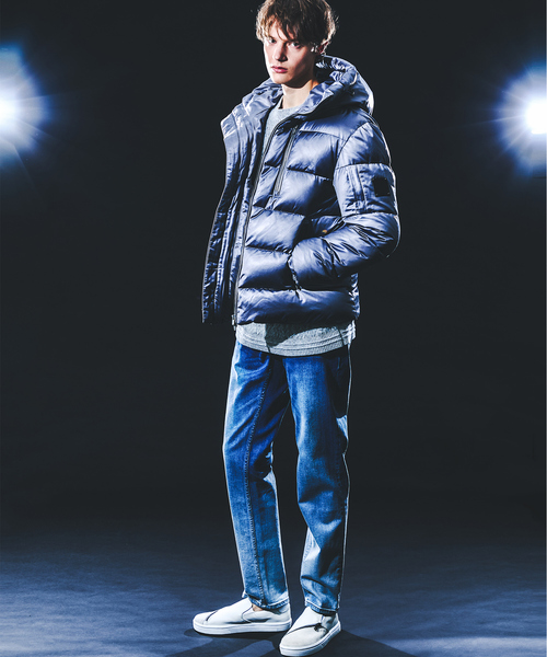 5351 POUR LES HOMMES（ゴーサンゴーイチプールオム）の「【25A/W】レザーエンボス ダウンジャケット（ダウンジャケット/コート・メンズ・グレイッシュブルー/ブラック・50/48/46/44）」の14枚目の写真