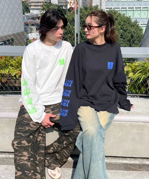 ALAND（エーランド）の「【UNISEX】ALAND／スリーブロゴプリントロンT（Tシャツ/カットソー・レディース・ホワイト/ブラック・MEDIUM/LARGE）」の6枚目の写真