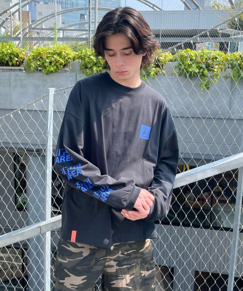 ALAND（エーランド）の「【UNISEX】ALAND／スリーブロゴプリントロンT（Tシャツ/カットソー・レディース・ホワイト/ブラック・MEDIUM/LARGE）」の17枚目の写真