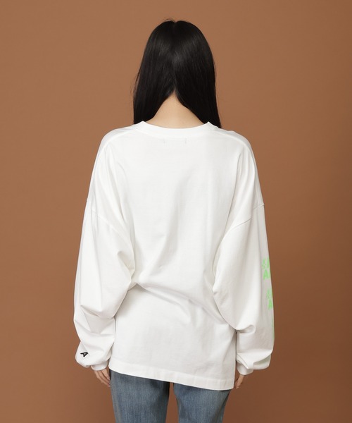 ALAND（エーランド）の「【UNISEX】ALAND／スリーブロゴプリントロンT（Tシャツ/カットソー・レディース・ホワイト/ブラック・MEDIUM/LARGE）」の22枚目の写真