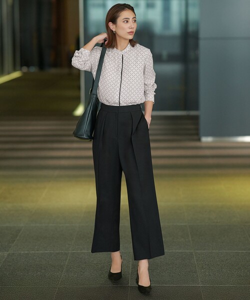 ICB(アイシービー)の「ウール2WAYストレッチ ワイドパンツ(その他パンツ・レディース・ブラック系9/スモーキーグリーン系/ライトイエロー系/ブラック系・2/0/00/6/4)」の9枚目の写真
