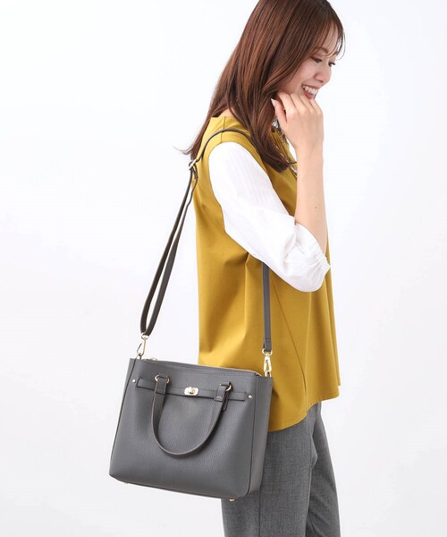 Reflect(リフレクト)の「【たっぷり収納!/通勤におすすめ】’25秋冬毎日ミディアムバッグ(ハンドバッグ・レディース・ブラック/ブラウン系/ダークグレー/ベージュ・00)」の12枚目の写真