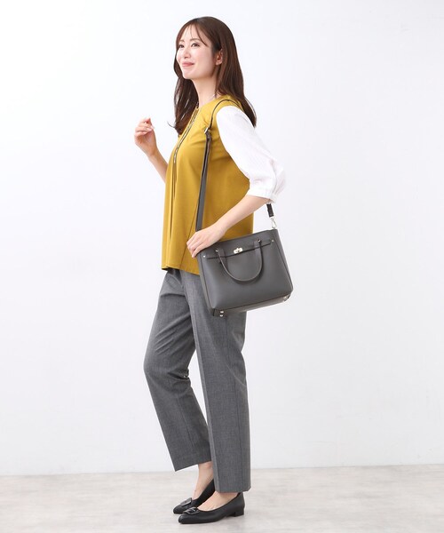 Reflect(リフレクト)の「【たっぷり収納!/通勤におすすめ】’25秋冬毎日ミディアムバッグ(ハンドバッグ・レディース・ブラック/ブラウン系/ダークグレー/ベージュ・00)」の13枚目の写真