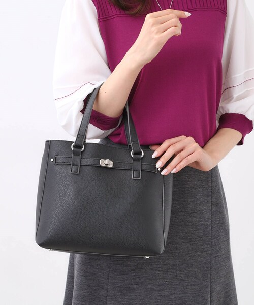 Reflect(リフレクト)の「【たっぷり収納!/通勤におすすめ】’25秋冬毎日ミディアムバッグ(ハンドバッグ・レディース・ブラック/ブラウン系/ダークグレー/ベージュ・00)」の16枚目の写真