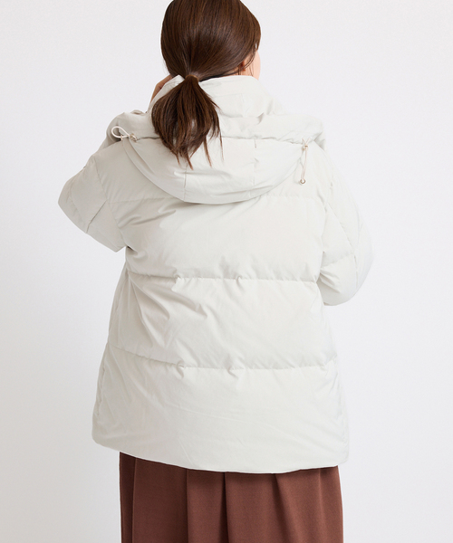 IENA(イエナ)の「ARTIROSA 撥水ライトパッファーダウン(ダウンジャケット/コート・レディース・ブラック/アイボリー・36/38)」の4枚目の写真