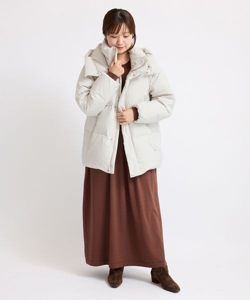 IENA(イエナ)の「ARTIROSA 撥水ライトパッファーダウン(ダウンジャケット/コート・レディース・ブラック/アイボリー・36/38)」の5枚目の写真