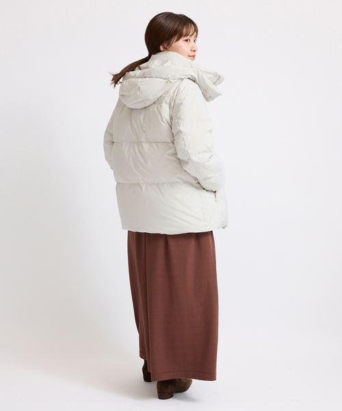 IENA(イエナ)の「ARTIROSA 撥水ライトパッファーダウン(ダウンジャケット/コート・レディース・ブラック/アイボリー・36/38)」の6枚目の写真