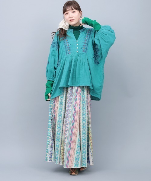 チチカカ（チチカカ）の「バイカラーリブタートルニット（ニット/セーター・レディース・ブラック/マスタード/グリーン・FREE）」の6枚目の写真