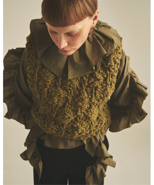 muller of yoshiokubo（ミュラーオブヨシオクボ）の「muller of yoshiokubo ミュラーオブヨシオクボ / BUMPY VEST バンピーベスト / MLF25807（ベスト・レディース・セージグリーン・38）」の6枚目の写真