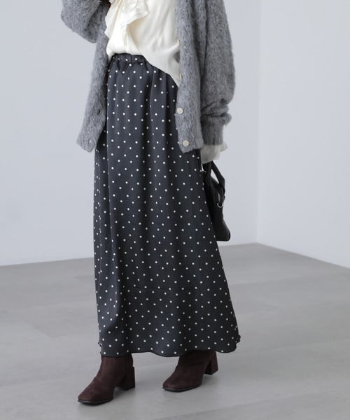 FREE'S MART(フリーズマート)の「◆サテンナローロングスカート(スカート・レディース・ブラウン/ホワイト/ブラック/グレー/ブラウン系その他/ブラック系その他・SMALL/MEDIUM)」の13枚目の写真