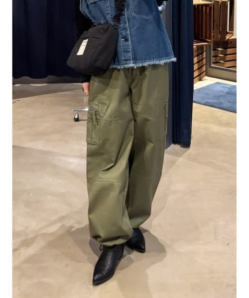 RODEO CROWNS WIDE BOWL(ロデオクラウンズワイドボウル)の「POCKET ZIP CARGOパンツ(カーゴパンツ・レディース・ブラック/ブラウン系その他/カーキ/カモフラージュ・FREE)」の4枚目の写真