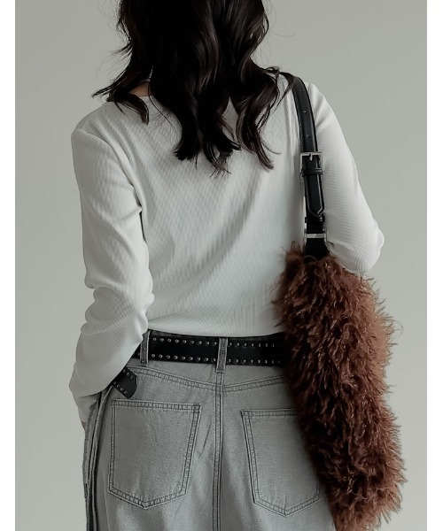 Re:EDIT（リエディ）の「[2025AW COLLECTION][汗じみ防止][UVカット]リブカットソーアシンメトリーネックデザイントップス（Tシャツ/カットソー・レディース・ブラック/チャコールグレー/ホワイト/ブラウン・MEDIUM/LARGE）」の12枚目の写真