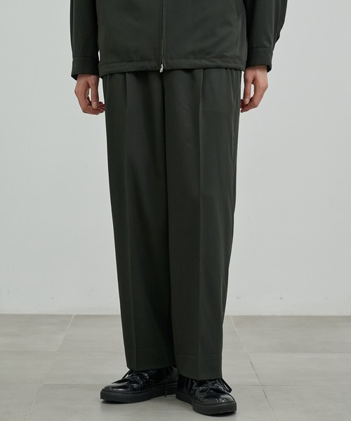 UNITED TOKYO（ユナイテッドトウキョウ）の「TECHNO WOOL 2タックイージーパンツ（その他パンツ・メンズ・ブラック/ダークグレー/オリーブ・1/2）」の3枚目の写真