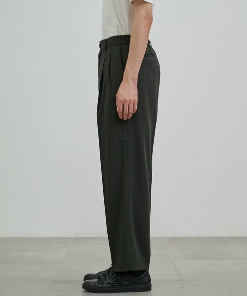 UNITED TOKYO（ユナイテッドトウキョウ）の「TECHNO WOOL 2タックイージーパンツ（その他パンツ・メンズ・ブラック/ダークグレー/オリーブ・1/2）」の10枚目の写真