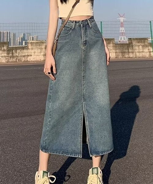 almo(アルモ)の「スリットロング丈デニムスカート(LEY)(デニムスカート・レディース・ブルー・MEDIUM/LARGE/X-LARGE)」の2枚目の写真