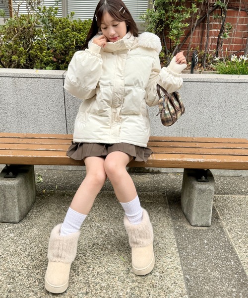 Loueme（ルエム）の「ボリュームフェイクファーフードパデッドジャケット（ダウンジャケット/コート・レディース・ブラック/アイボリー/グレー・FREE）」の12枚目の写真
