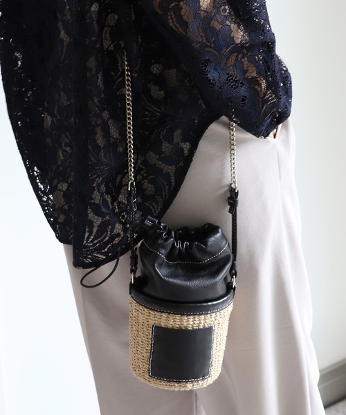 POMTATA(ポンタタ)の「VIN MINI SHOULDER BAG【POMTATA/ポンタタ】(ショルダーバッグ・レディース・ベージュ/ブラック・フリー)」の1枚目の写真