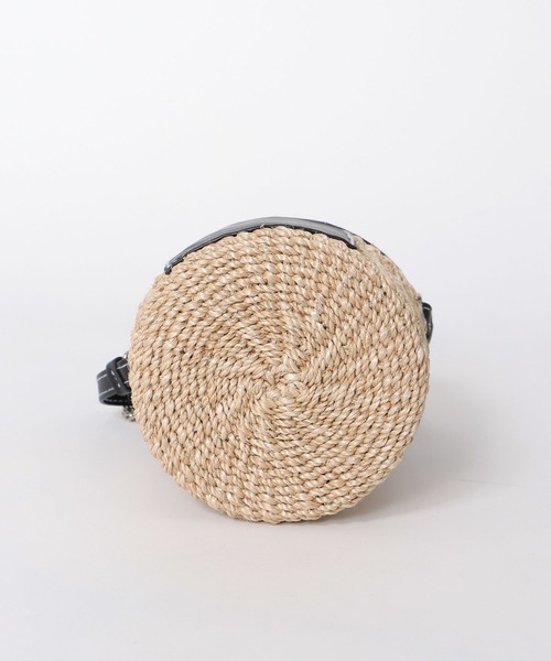 POMTATA(ポンタタ)の「VIN MINI SHOULDER BAG【POMTATA/ポンタタ】(ショルダーバッグ・レディース・ベージュ/ブラック・フリー)」の5枚目の写真